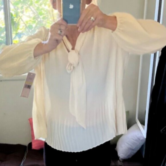 Nannette Lepore blouse cream colored with Neck tie Sz M NWT - Picture 7 of 9